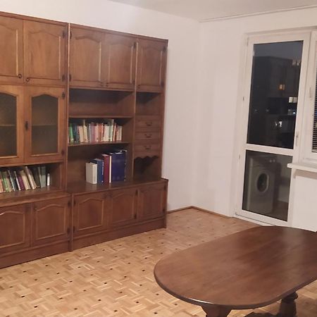 Uroczy Apartament Z Bezplatnych Parkingiem ワルシャワ エクステリア 写真