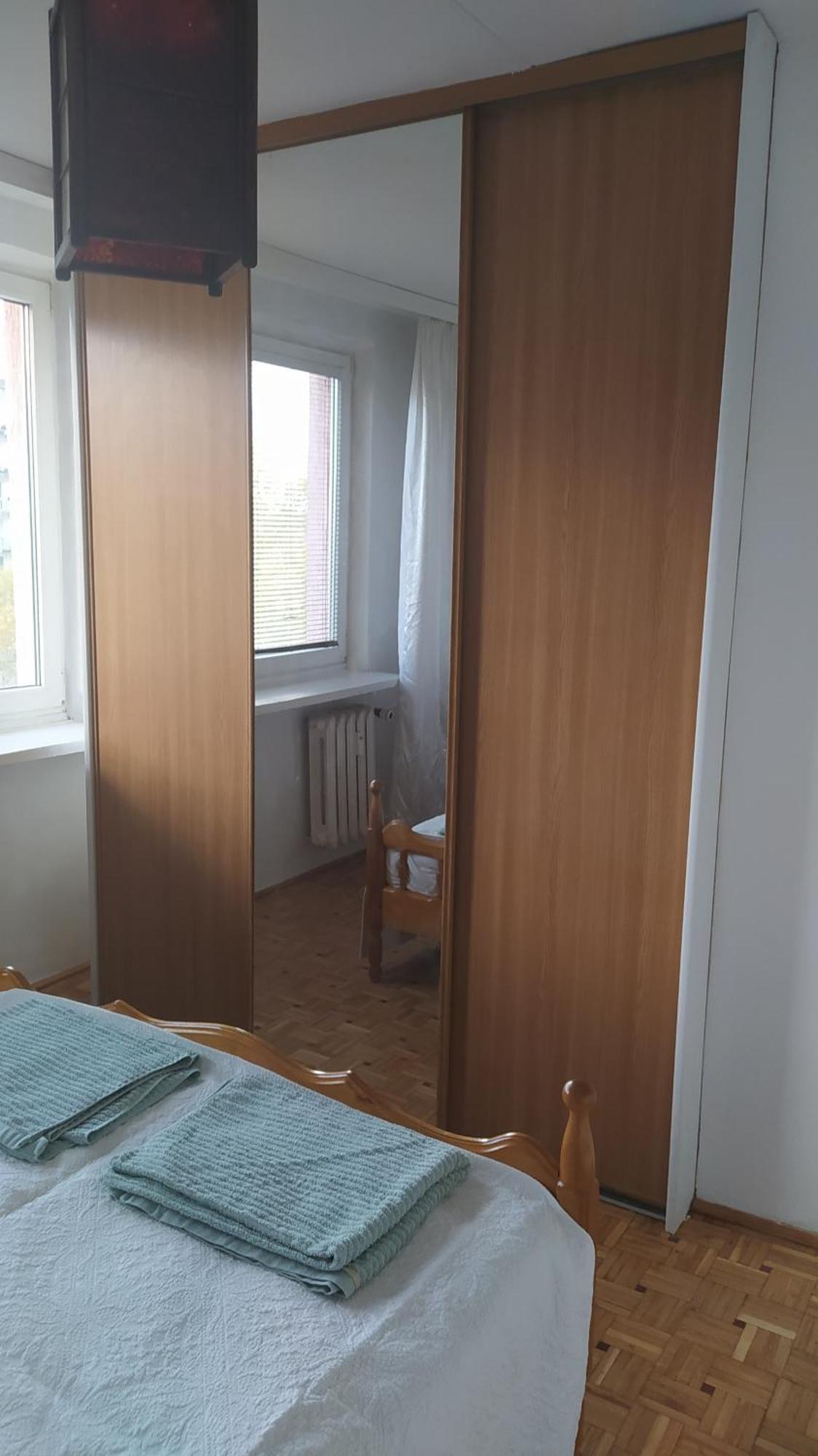 Uroczy Apartament Z Bezplatnych Parkingiem ワルシャワ エクステリア 写真
